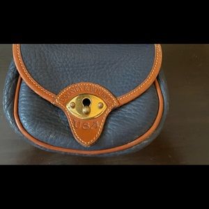 Vintage Dooney and Bourke should purse 5x 6 1/2”